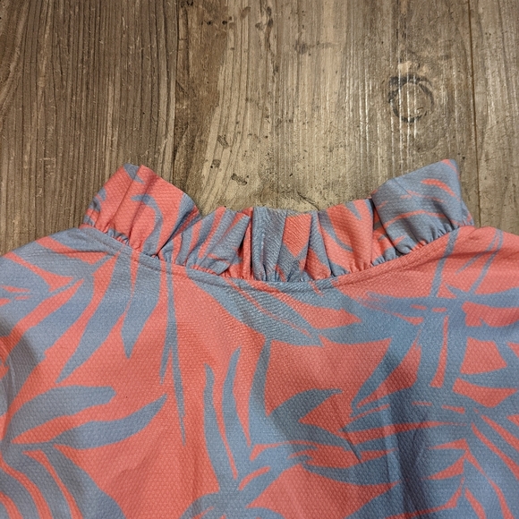 Devon Baer women's size M top V-Neck ruffle pink and blue floral pattern - Picture 5 of 5